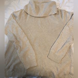 GAP beige turtleneck